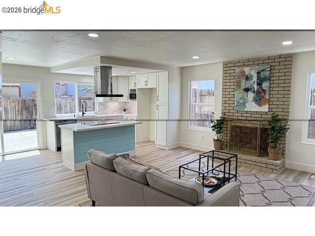 304 Huntington Dr, Antioch, CA 94509