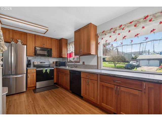 3332 Ne 132ND Ave, Portland, OR 97230