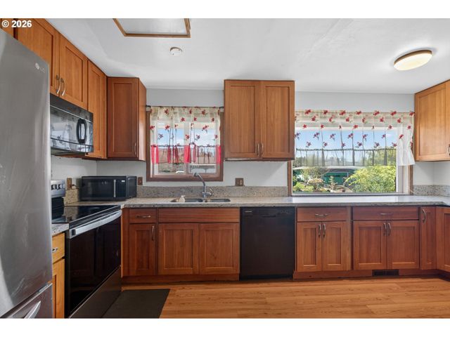 3332 Ne 132ND Ave, Portland, OR 97230