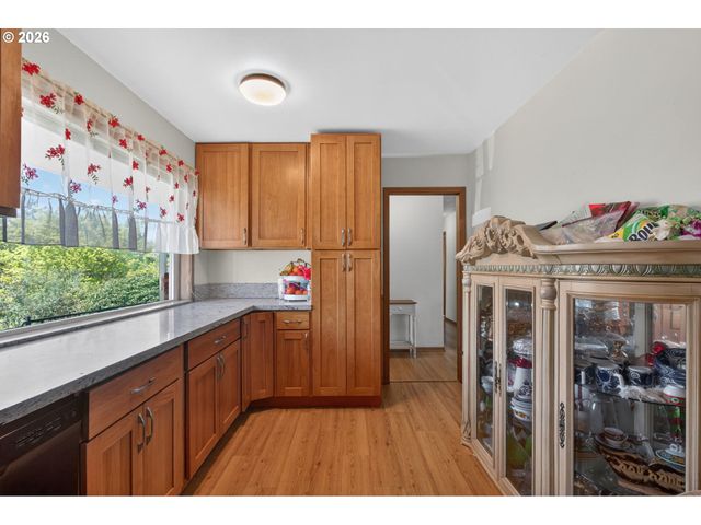 3332 Ne 132ND Ave, Portland, OR 97230