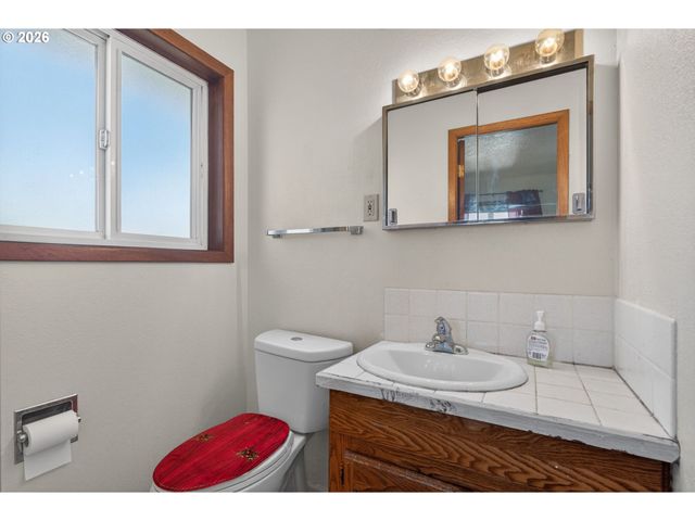 3332 Ne 132ND Ave, Portland, OR 97230