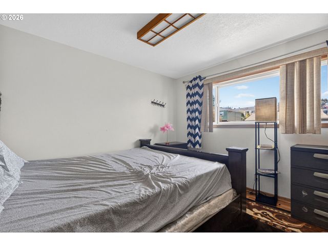 3332 Ne 132ND Ave, Portland, OR 97230