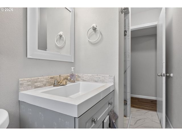 3332 Ne 132ND Ave, Portland, OR 97230