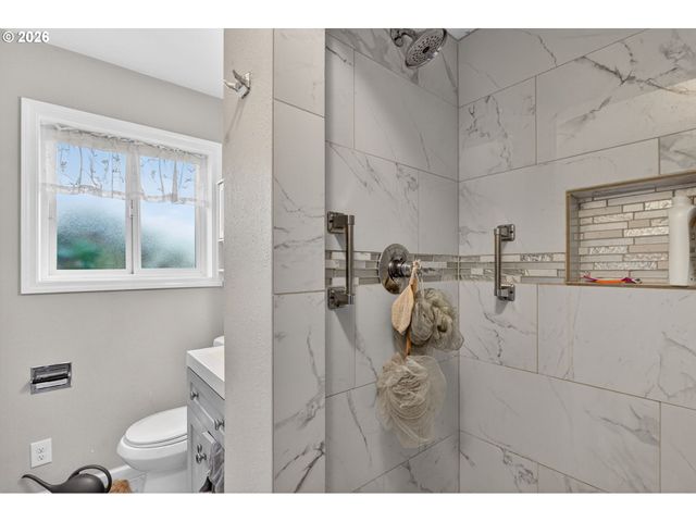 3332 Ne 132ND Ave, Portland, OR 97230