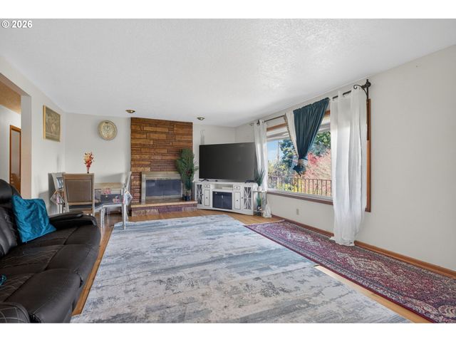 3332 Ne 132ND Ave, Portland, OR 97230