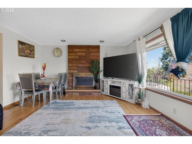 3332 Ne 132ND Ave, Portland, OR 97230