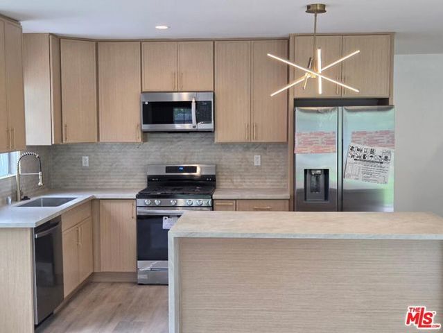 8519 Yolanda Avenue, Los Angeles, CA 91324