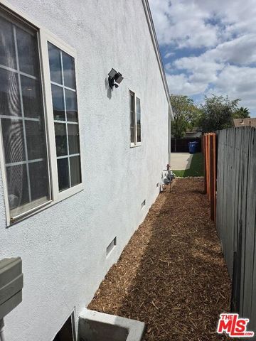 8519 Yolanda Avenue, Los Angeles, CA 91324