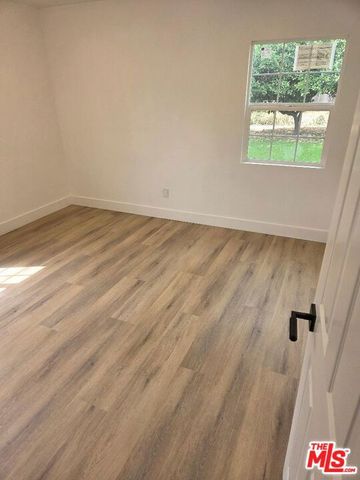 8519 Yolanda Avenue, Los Angeles, CA 91324