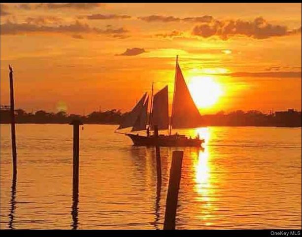 192 Beach 109th Street, Rockaway Park, NY 11694