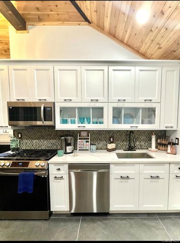 192 Beach 109th Street, Rockaway Park, NY 11694