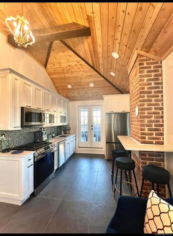 192 Beach 109th Street, Rockaway Park, NY 11694