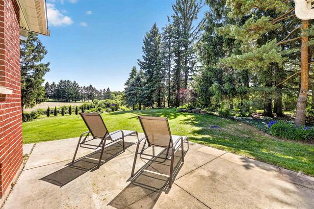 5567 Shamrock Lane, Fitchburg, WI 53711