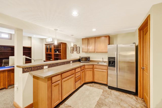 5567 Shamrock Lane, Fitchburg, WI 53711