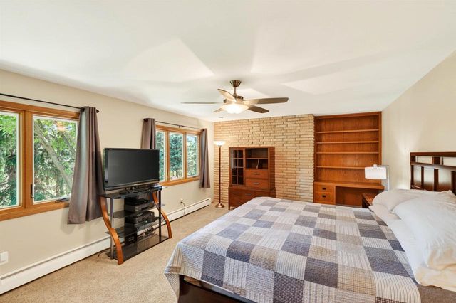 5567 Shamrock Lane, Fitchburg, WI 53711