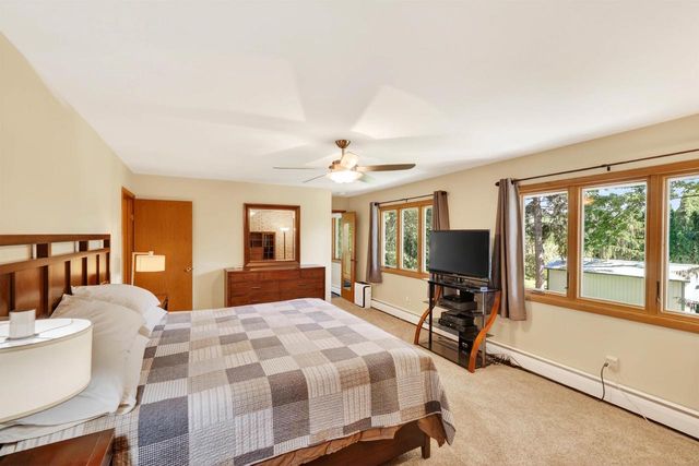 5567 Shamrock Lane, Fitchburg, WI 53711