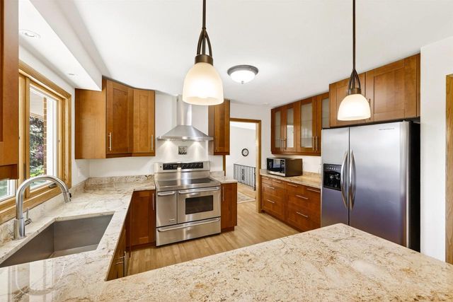 5567 Shamrock Lane, Fitchburg, WI 53711