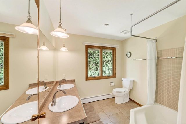5567 Shamrock Lane, Fitchburg, WI 53711