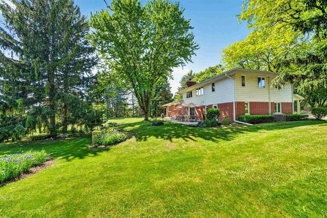 5567 Shamrock Lane, Fitchburg, WI 53711
