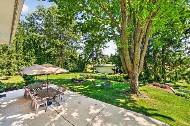 5567 Shamrock Lane, Fitchburg, WI 53711