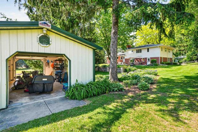 5567 Shamrock Lane, Fitchburg, WI 53711