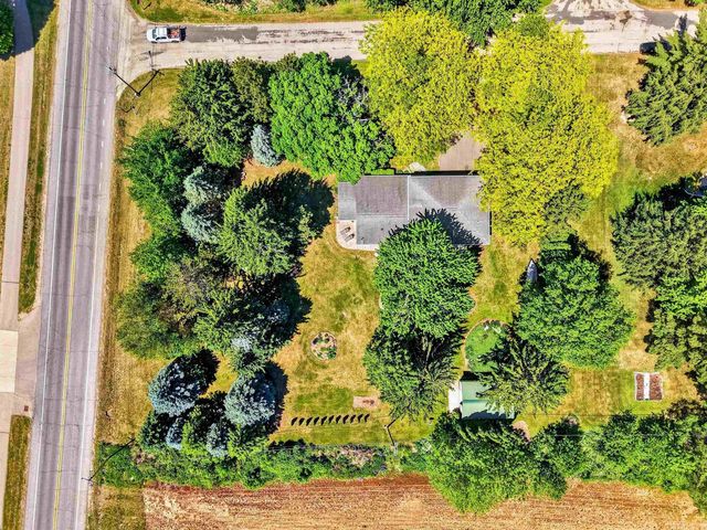 5567 Shamrock Lane, Fitchburg, WI 53711
