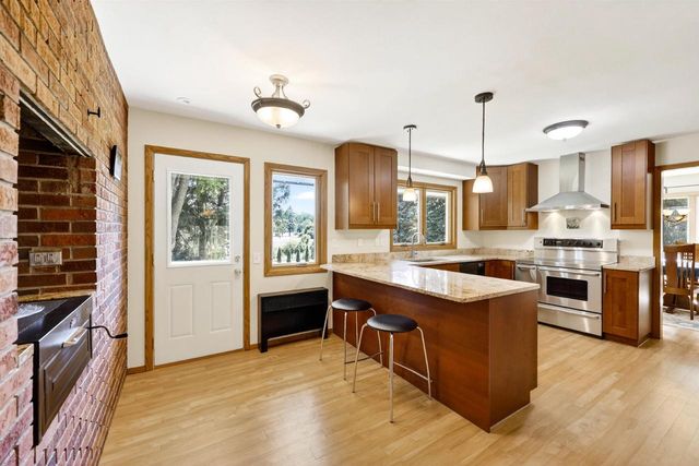 5567 Shamrock Lane, Fitchburg, WI 53711
