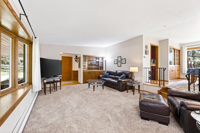 5567 Shamrock Lane, Fitchburg, WI 53711