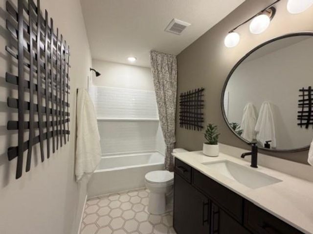 1782 Tamarack Road, Shakopee, MN 55379