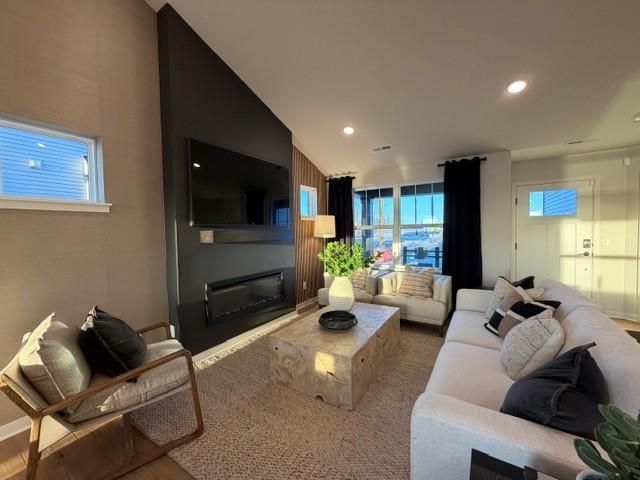 1782 Tamarack Road, Shakopee, MN 55379
