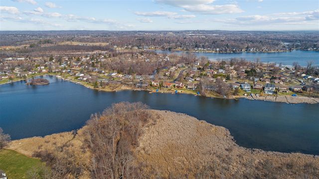 4912 Ashley Lane 84, Waterford, MI 48329