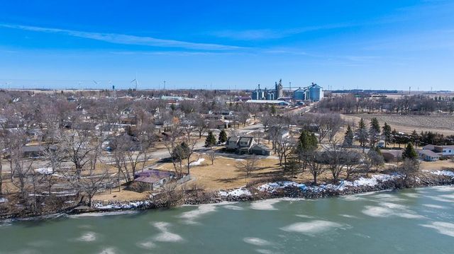 509 Cottage Avenue, Hendricks, MN 56136