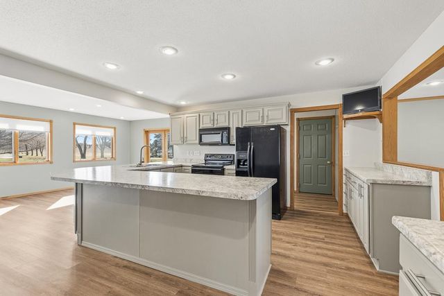 509 Cottage Avenue, Hendricks, MN 56136