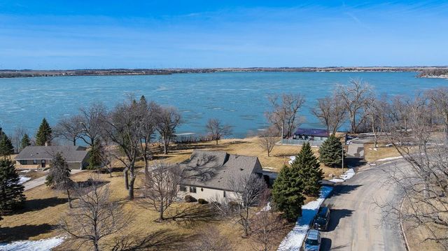 509 Cottage Avenue, Hendricks, MN 56136