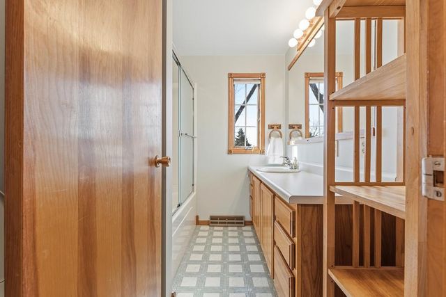 509 Cottage Avenue, Hendricks, MN 56136