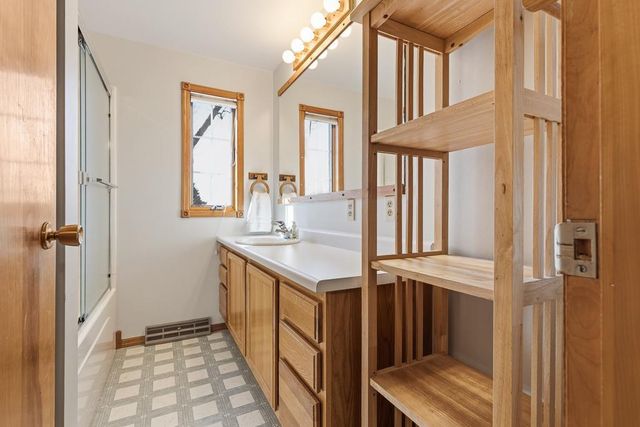 509 Cottage Avenue, Hendricks, MN 56136