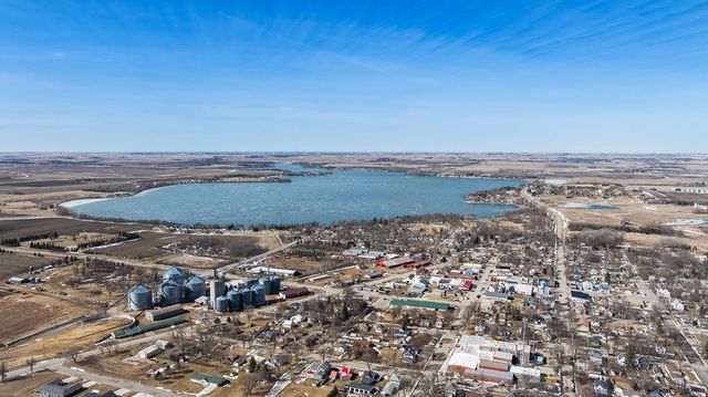 509 Cottage Avenue, Hendricks, MN 56136