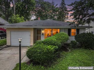 746 Schomer Avenue, Aurora, IL 60505