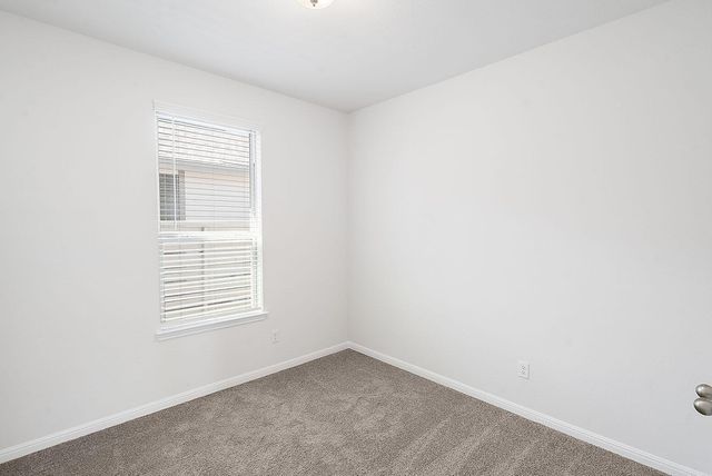 186 Weaver LN, Bastrop, TX 78602