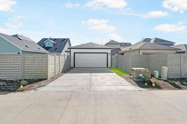 186 Weaver LN, Bastrop, TX 78602