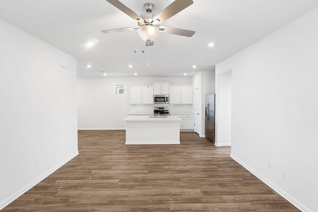 186 Weaver LN, Bastrop, TX 78602