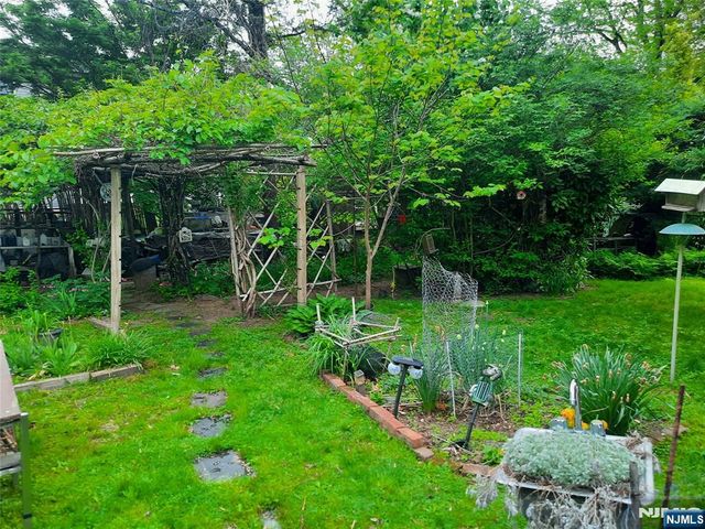 307 Phelps Avenue, Bergenfield, NJ 07621