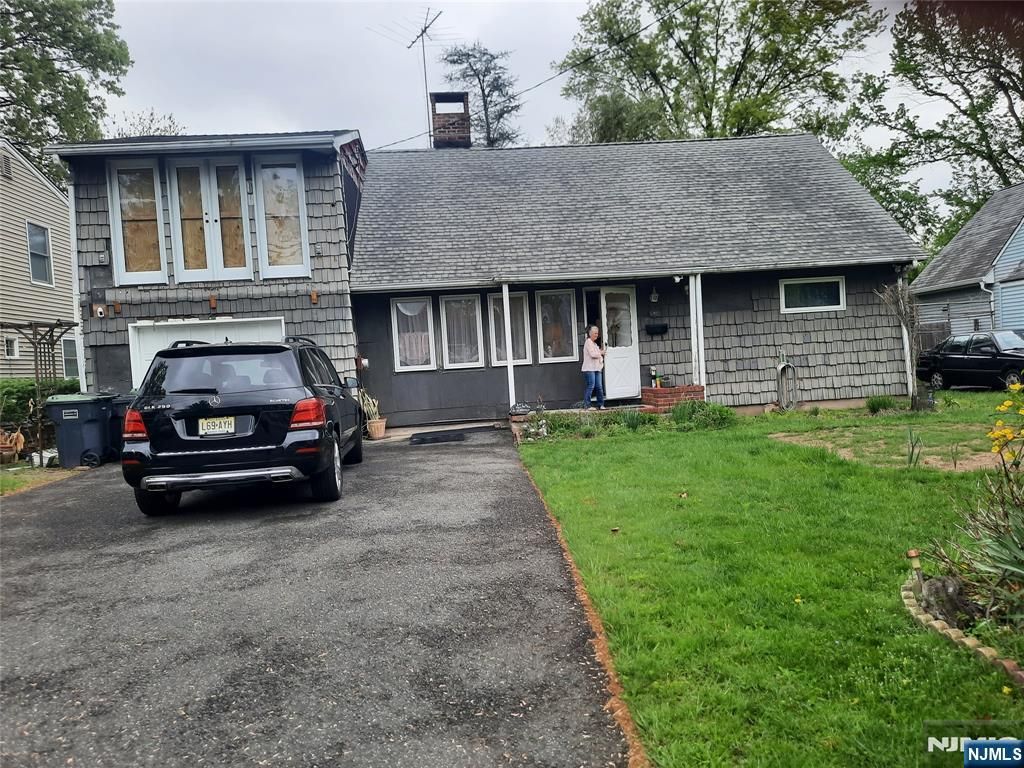 307 Phelps Avenue, Bergenfield, NJ 07621