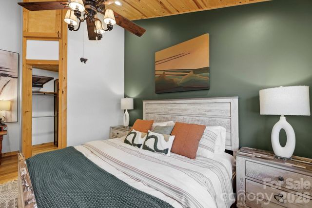 107 5th Street, Black Mountain, NC 28711