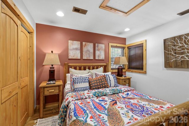 107 5th Street, Black Mountain, NC 28711