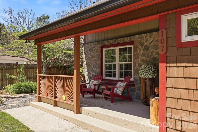 107 5th Street, Black Mountain, NC 28711
