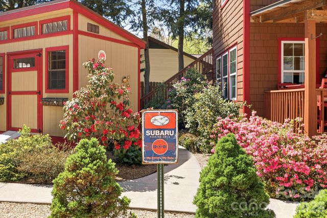 107 5th Street, Black Mountain, NC 28711