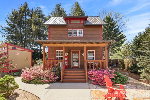 107 5th Street, Black Mountain, NC 28711