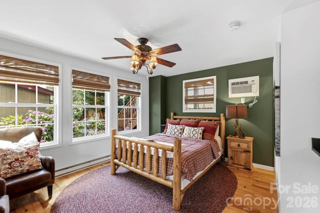 107 5th Street, Black Mountain, NC 28711