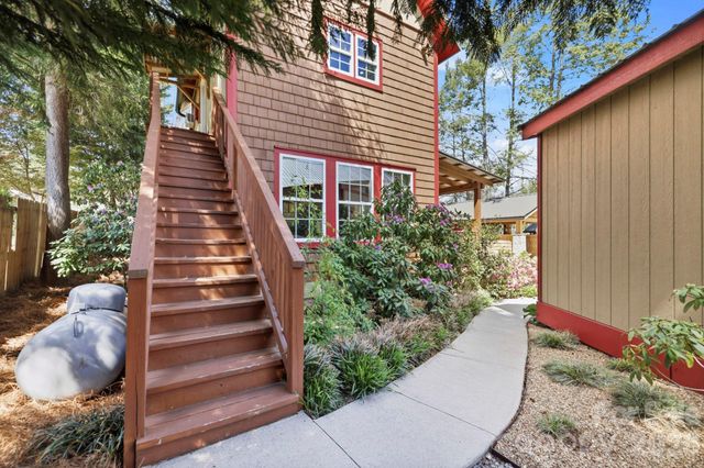 107 5th Street, Black Mountain, NC 28711